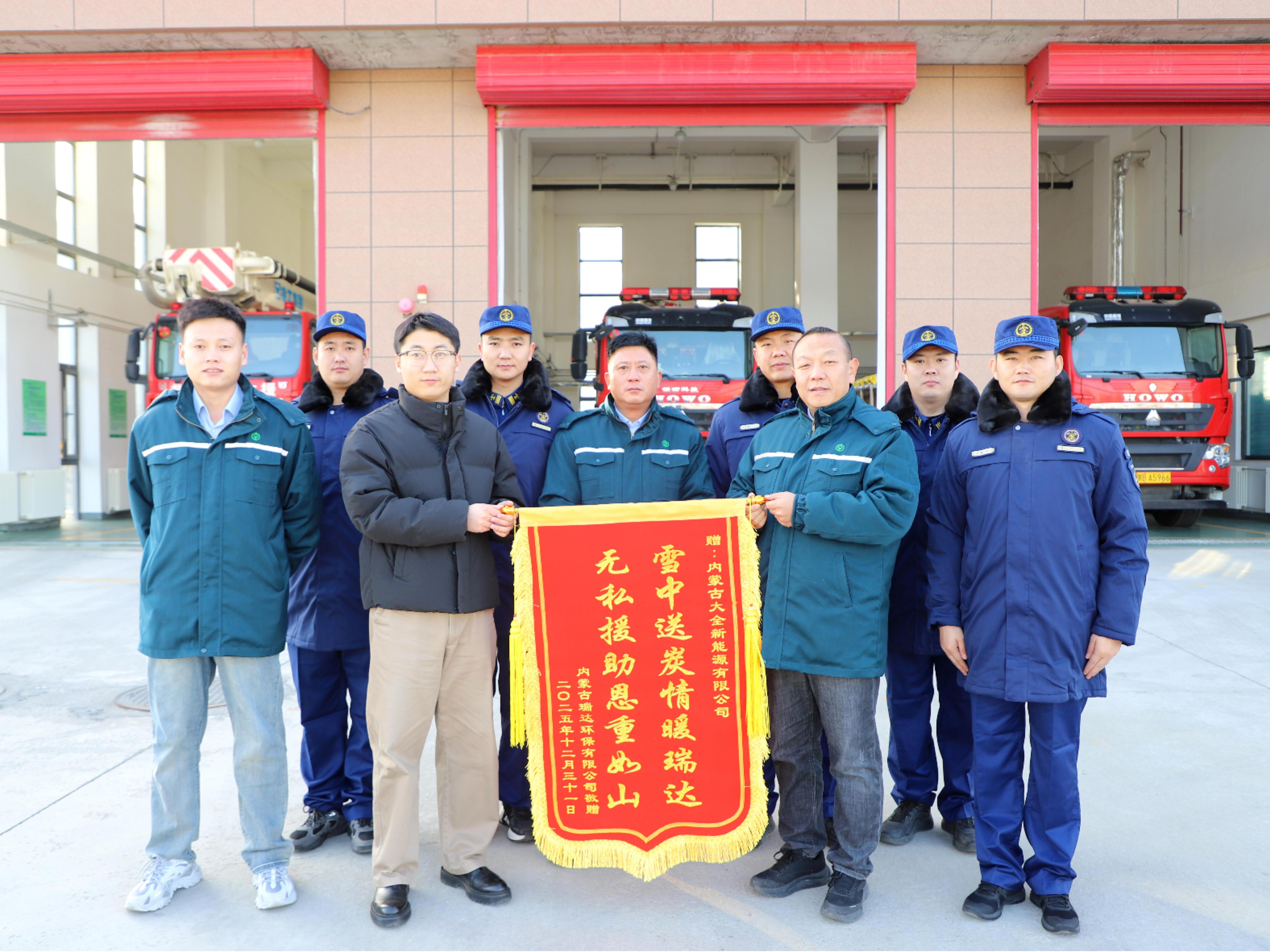 单晶硅，多晶硅